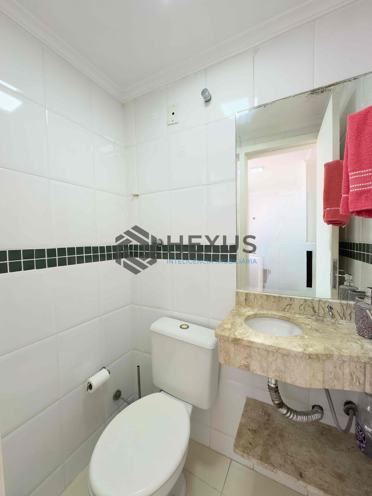Foto 21 de Apartamento mobiliado, reformado, uma quadra da Praia das Pitangueiras, Guaruja | Hexus