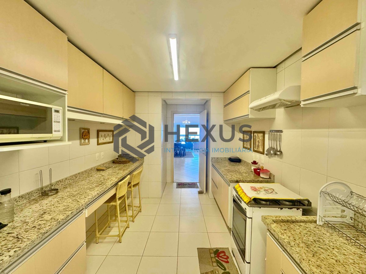 Foto 36 de Apartamento frente mar com varanda gourmet e lazer na Praia das Pitangueiras, Guaruja