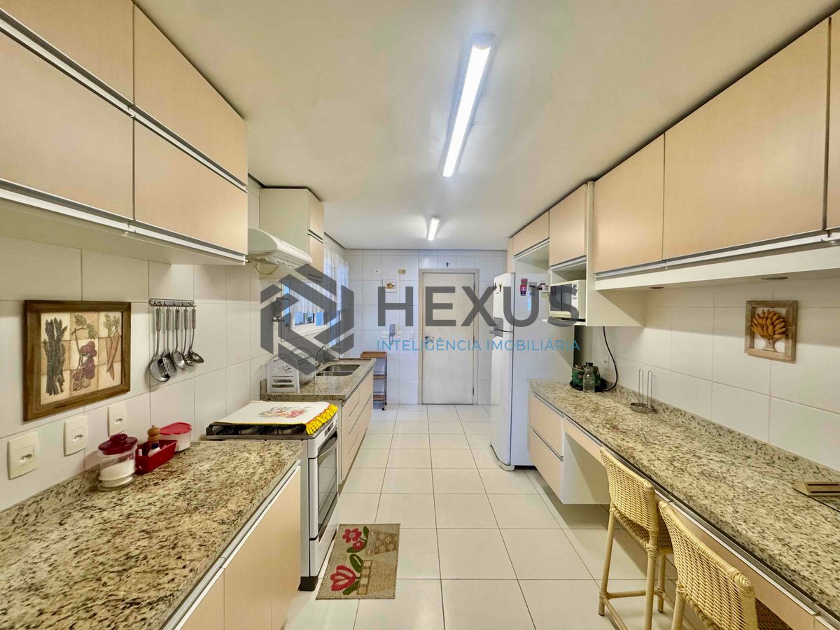 Foto 39 de Apartamento frente mar com varanda gourmet e lazer na Praia das Pitangueiras, Guaruja