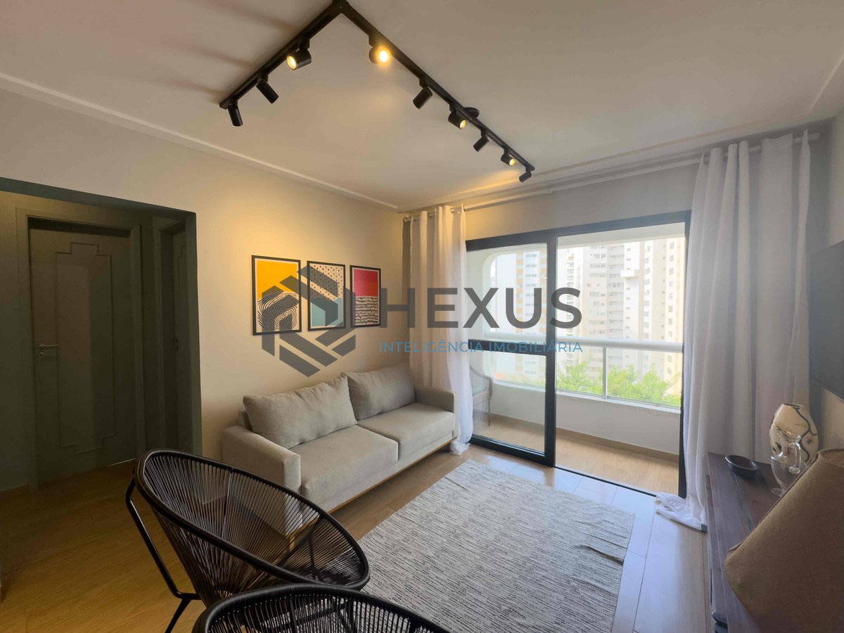 Foto 5 de Apartamento reformado com varanda e vista mar na quadra mar da Praia das Pitangueiras, Guaruja