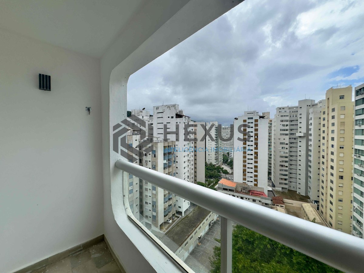 Foto 12 de Apartamento com varanda e vista mar na beira mar da Praia das Pitangueiras, Guaruja