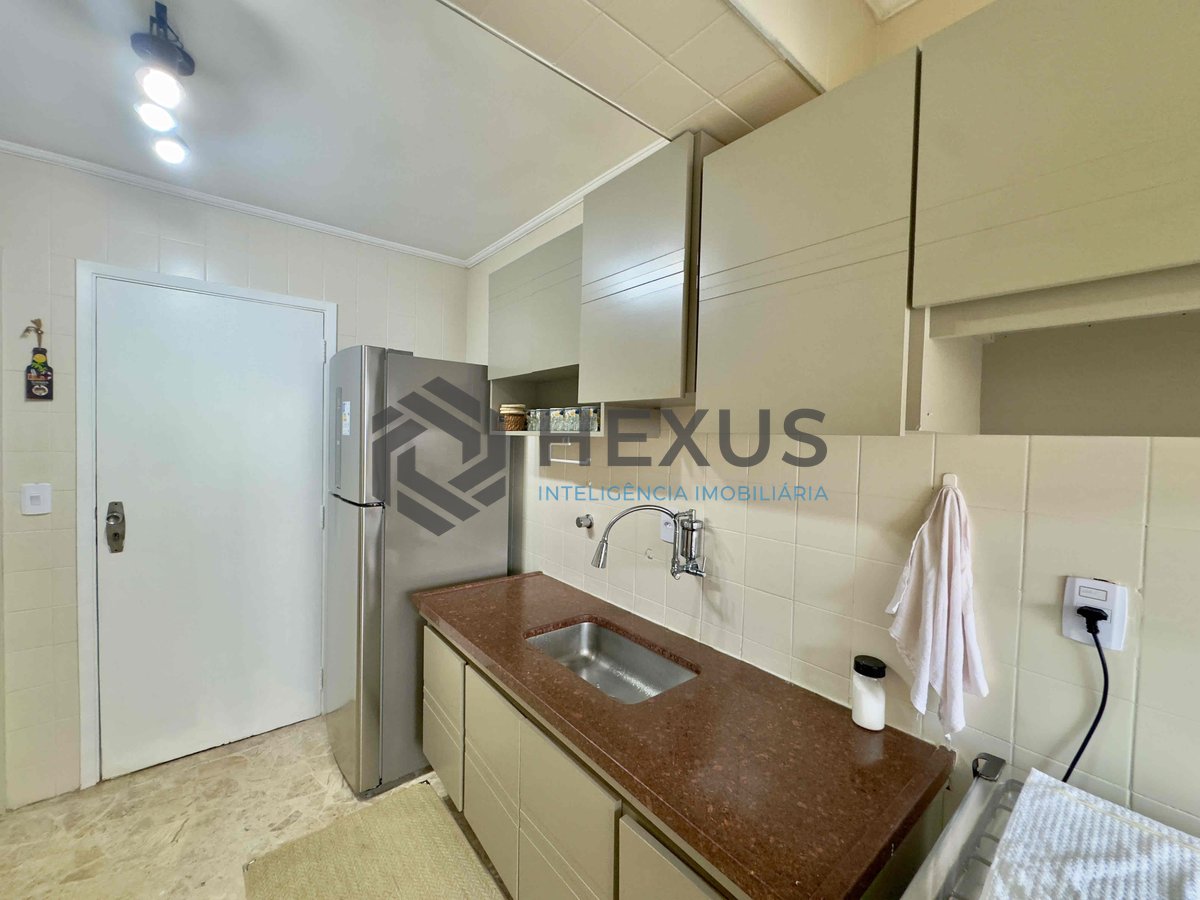 Foto 24 de Apartamento com varanda e vista mar na beira mar da Praia das Pitangueiras, Guaruja