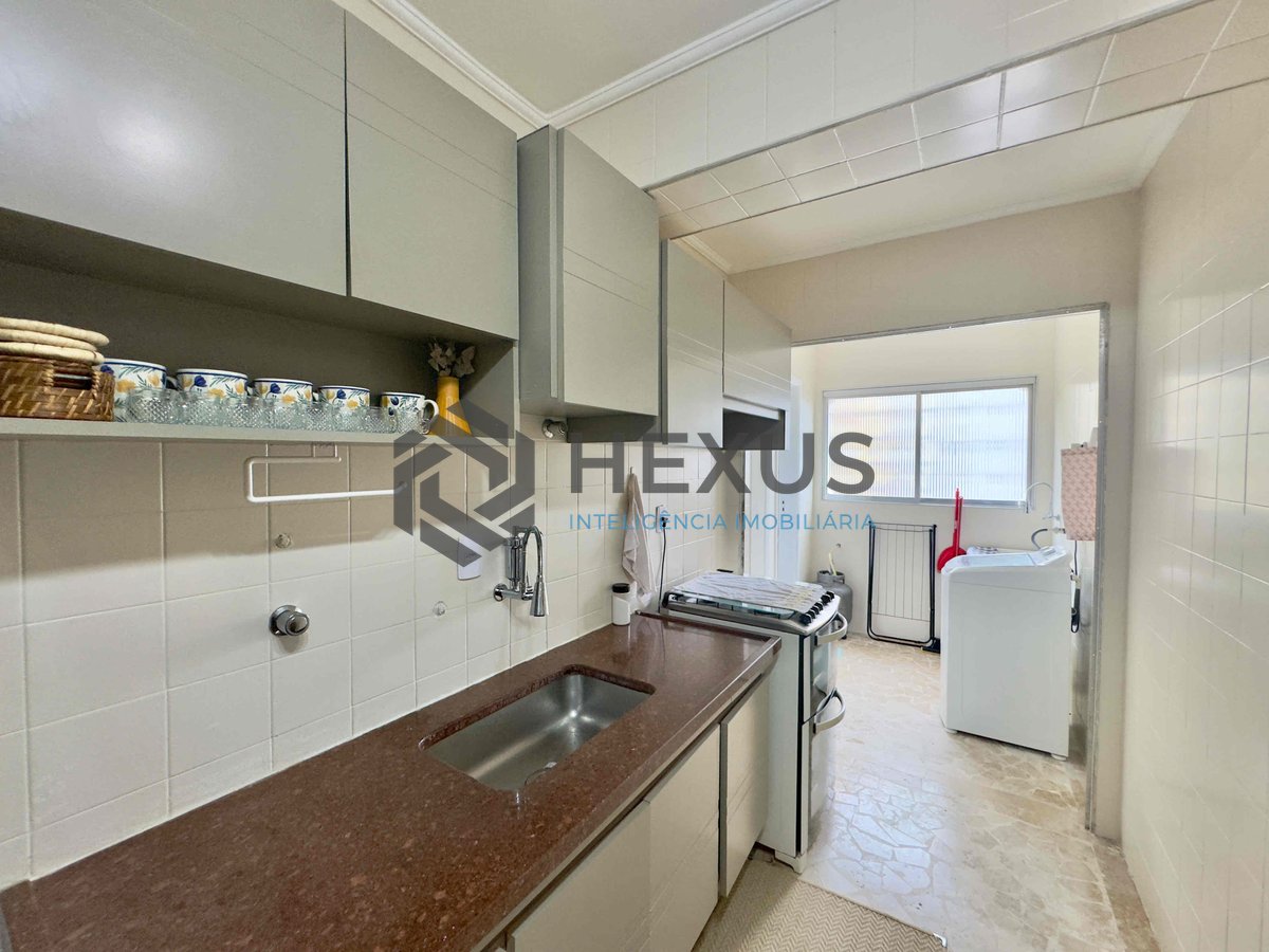 Foto 25 de Apartamento com varanda e vista mar na beira mar da Praia das Pitangueiras, Guaruja