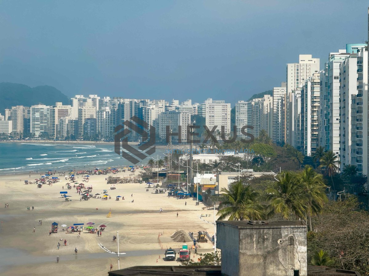 Foto 2 de Apartamento com varanda vista mar e lazer na beira mar da Praia das Pitangueiras, Guaruja