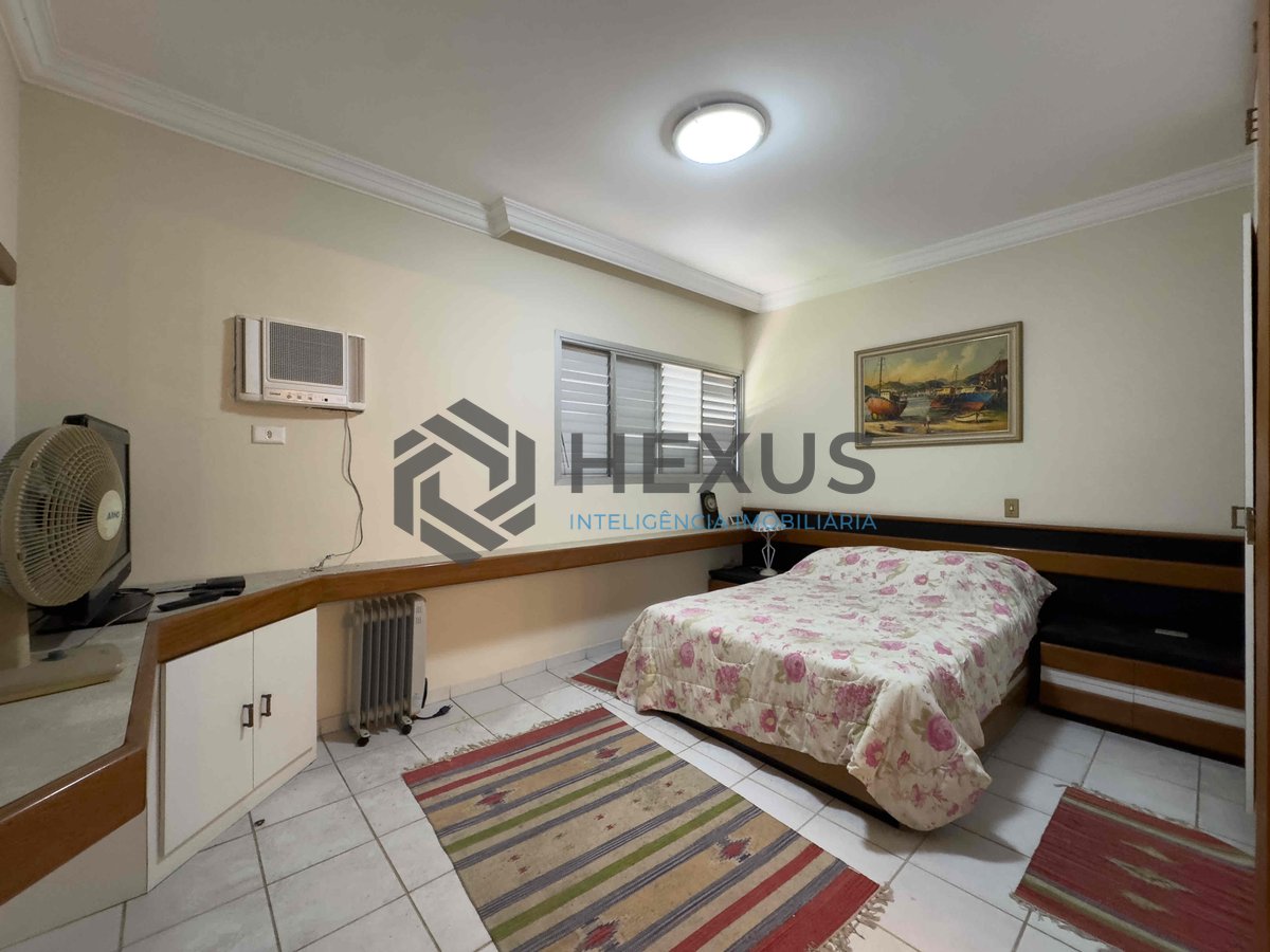 Foto 12 de Apartamento com varanda vista mar e lazer na beira mar da Praia das Pitangueiras, Guaruja