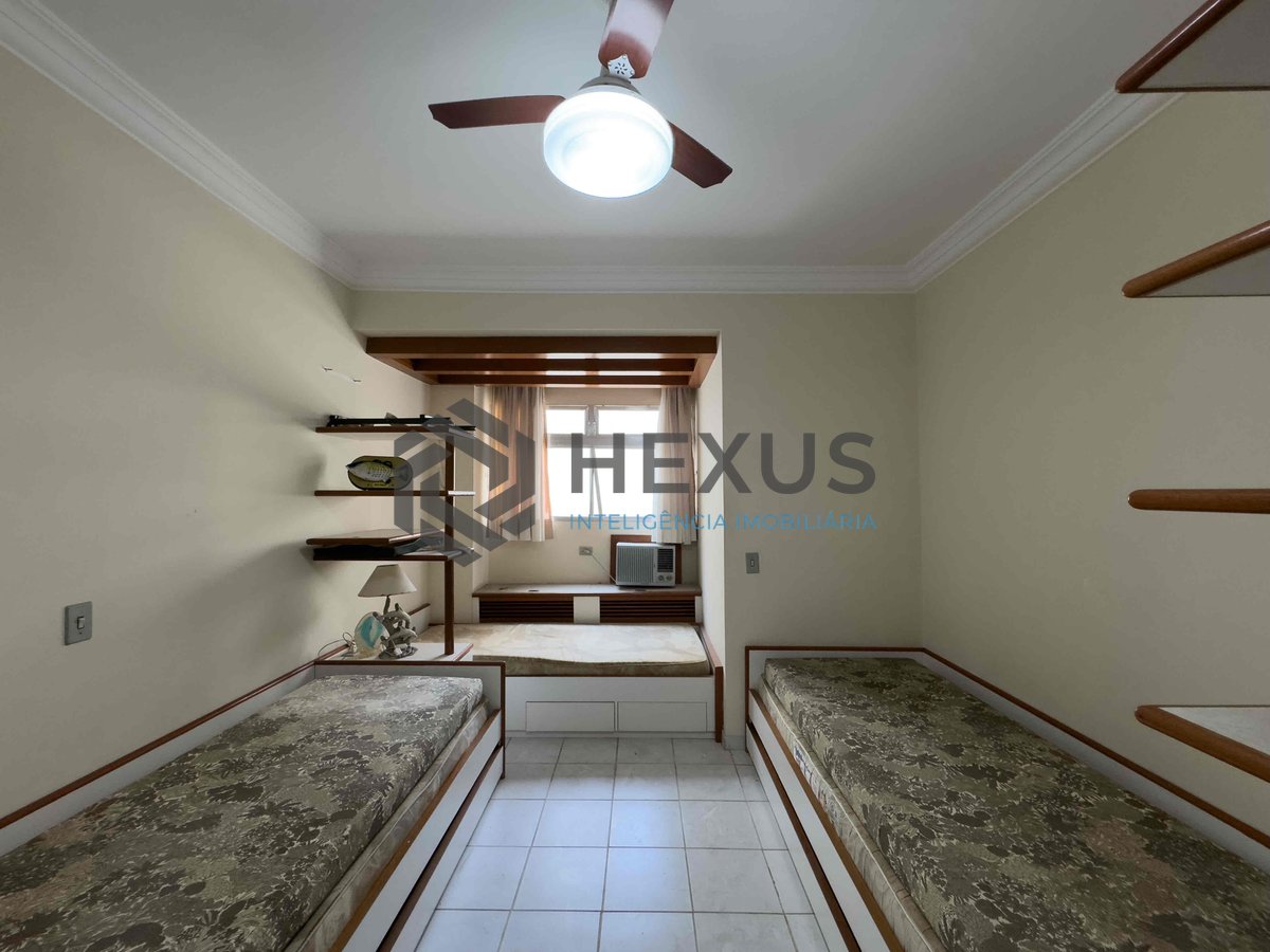 Foto 18 de Apartamento com varanda vista mar e lazer na beira mar da Praia das Pitangueiras, Guaruja