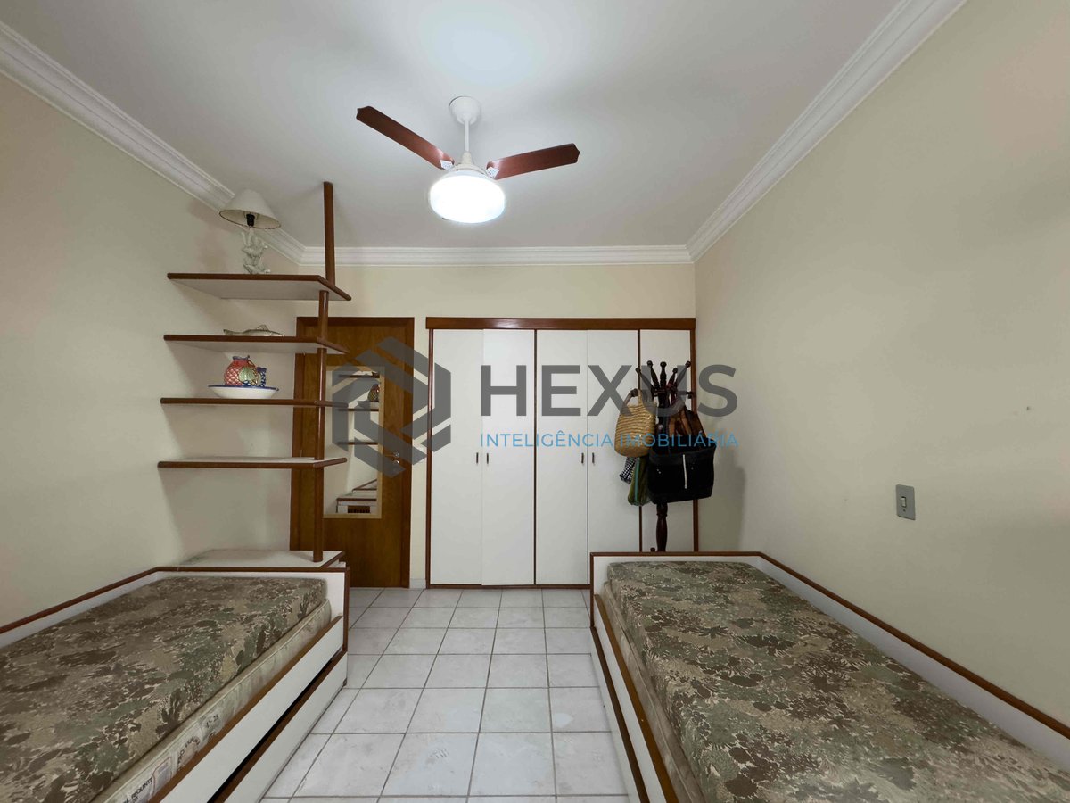 Foto 19 de Apartamento com varanda vista mar e lazer na beira mar da Praia das Pitangueiras, Guaruja