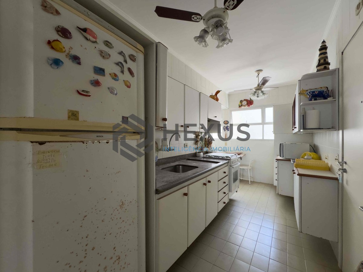 Foto 23 de Apartamento com varanda vista mar e lazer na beira mar da Praia das Pitangueiras, Guaruja