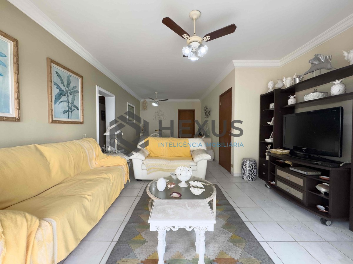 Foto 4 de Apartamento com varanda vista mar e lazer na beira mar da Praia das Pitangueiras, Guaruja
