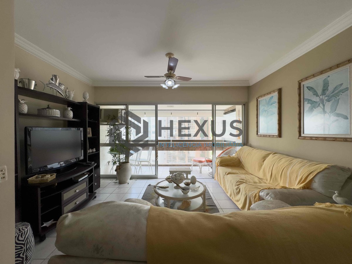 Foto 5 de Apartamento com varanda vista mar e lazer na beira mar da Praia das Pitangueiras, Guaruja