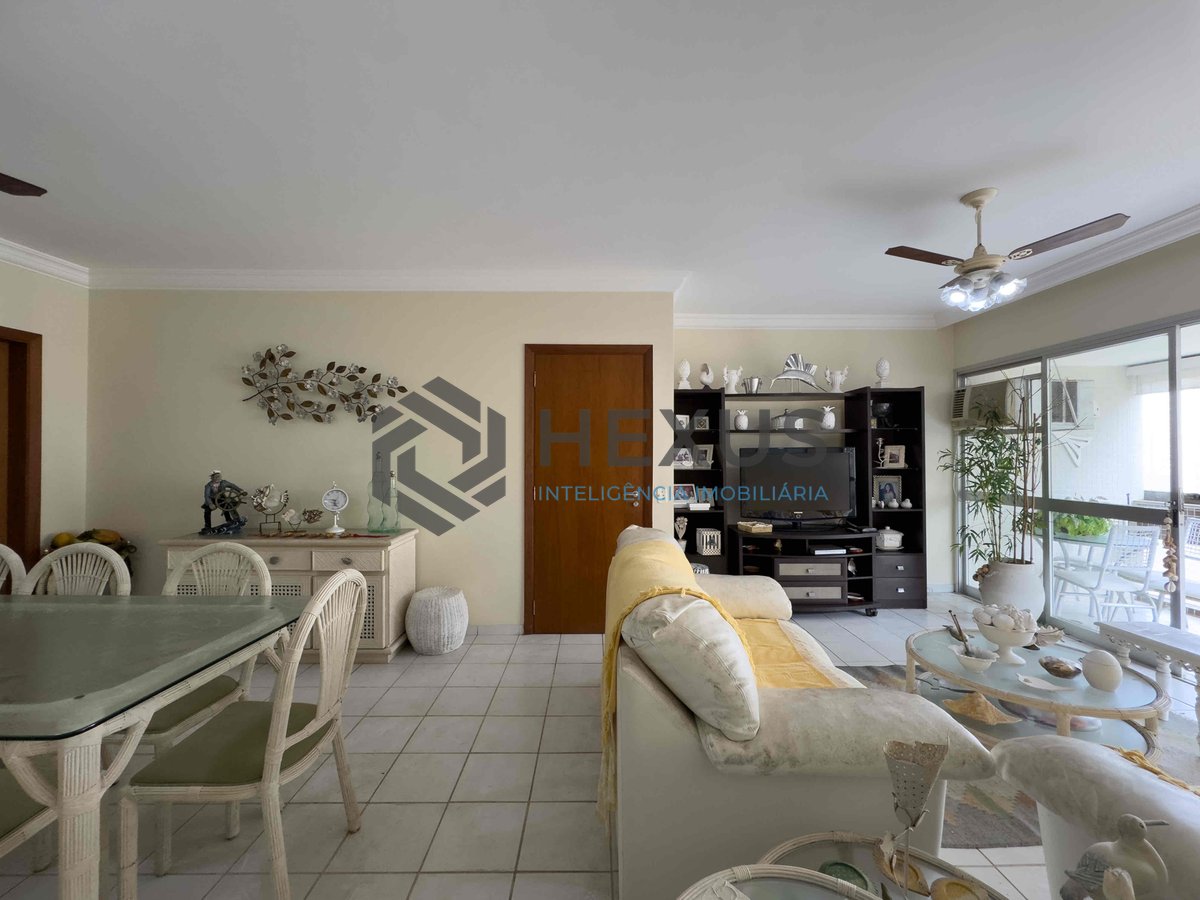 Foto 6 de Apartamento com varanda vista mar e lazer na beira mar da Praia das Pitangueiras, Guaruja