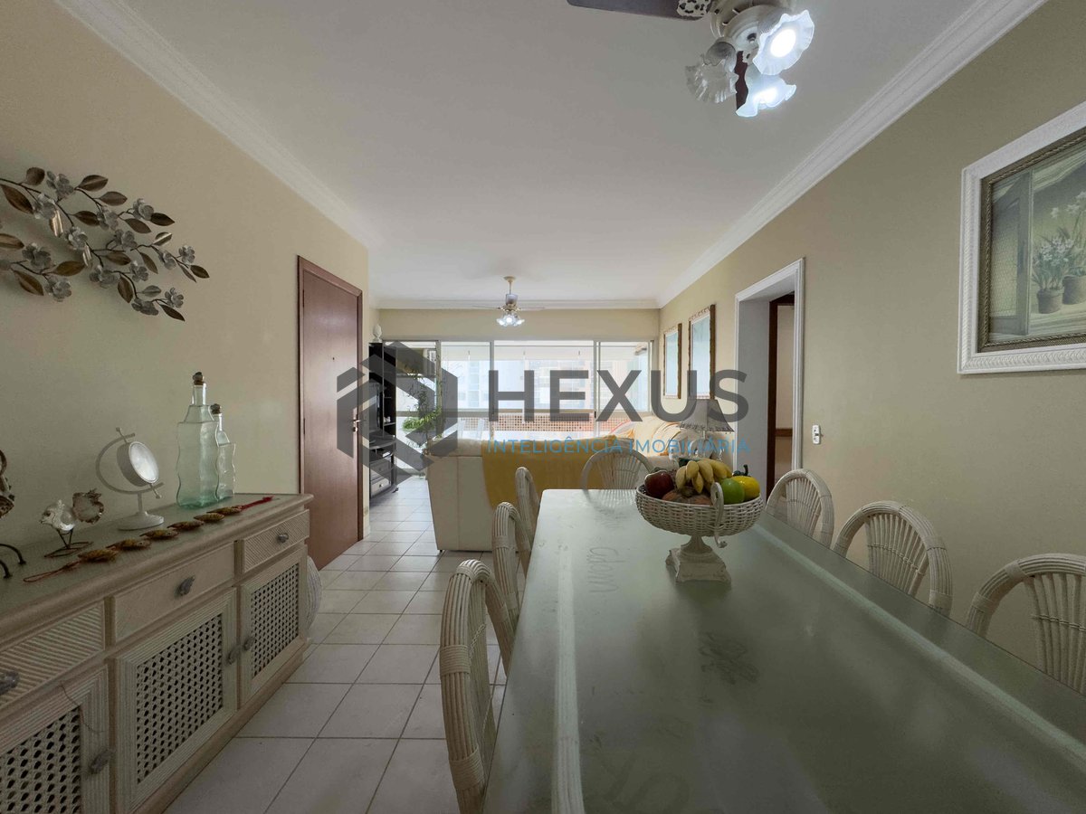 Foto 8 de Apartamento com varanda vista mar e lazer na beira mar da Praia das Pitangueiras, Guaruja