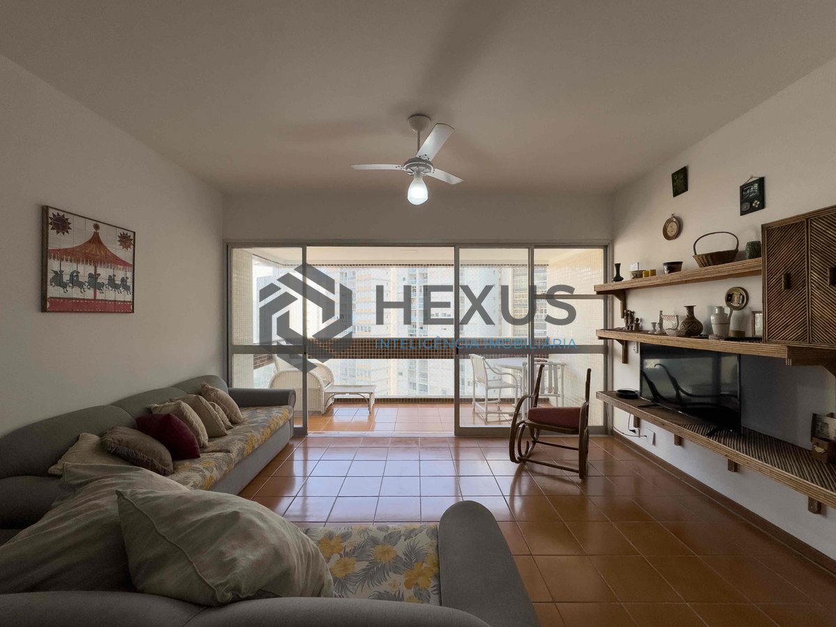 Foto 3 de Apartamento com varanda vista mar e lazer na Praia das Pitangueiras, Guaruja