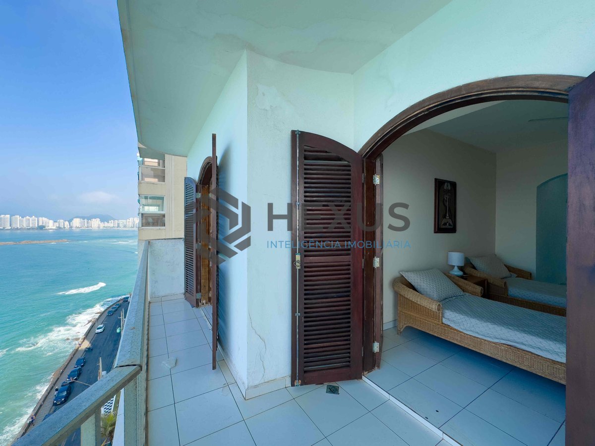 Foto 21 de Apartamento frente mar com varanda e vista mar na Praia das Pitangueiras, Guaruja