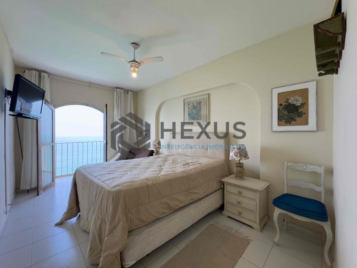Foto 23 de Apartamento frente mar com varanda e vista mar na Praia das Pitangueiras, Guaruja