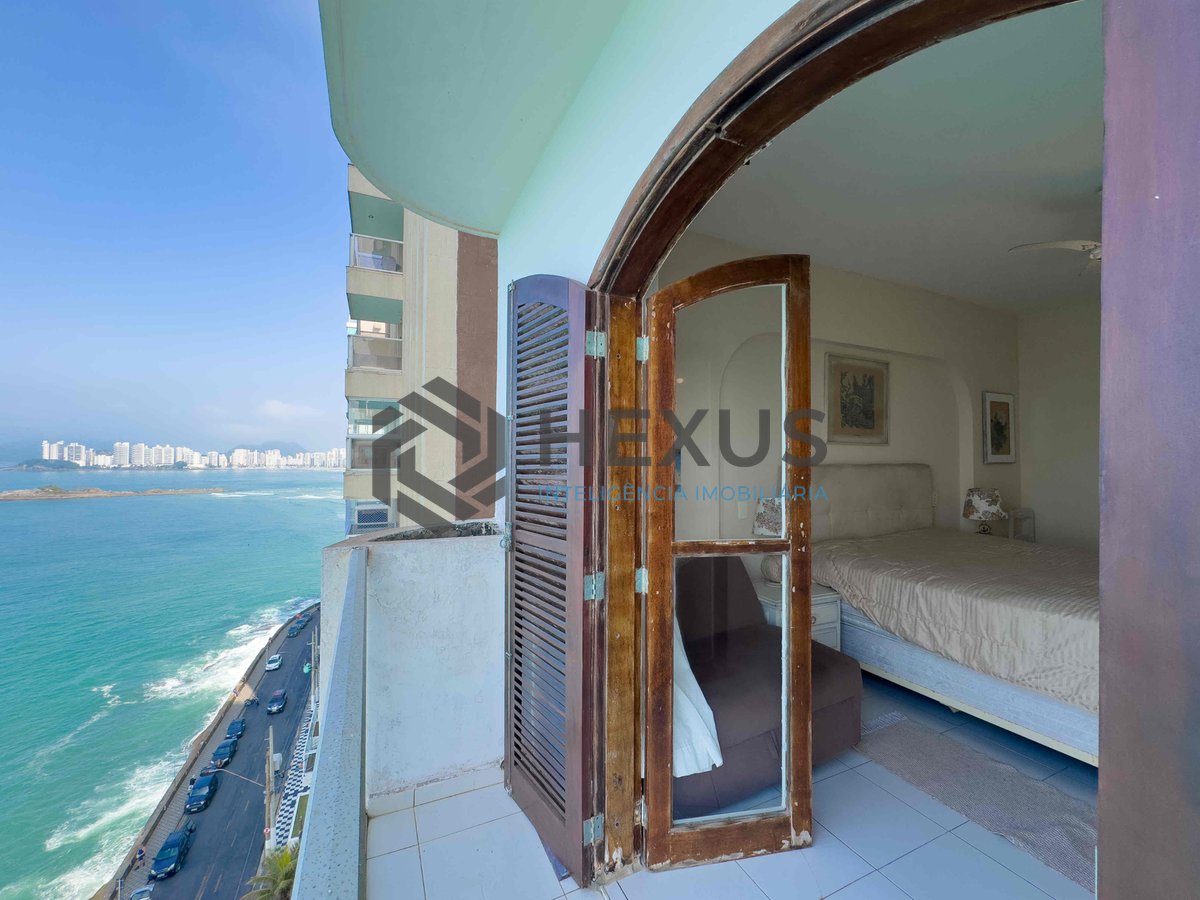 Foto 26 de Apartamento frente mar com varanda e vista mar na Praia das Pitangueiras, Guaruja