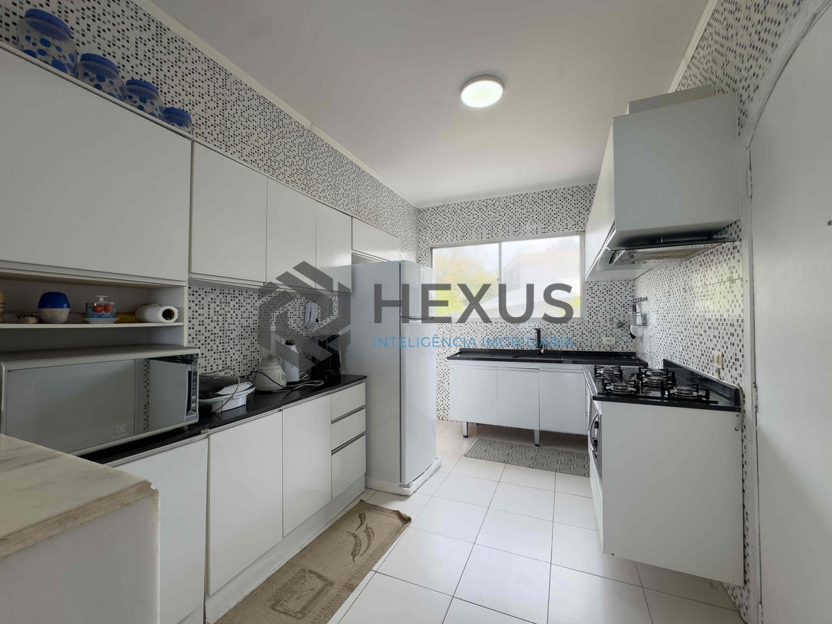 Foto 34 de Apartamento frente mar com varanda e vista mar na Praia das Pitangueiras, Guaruja