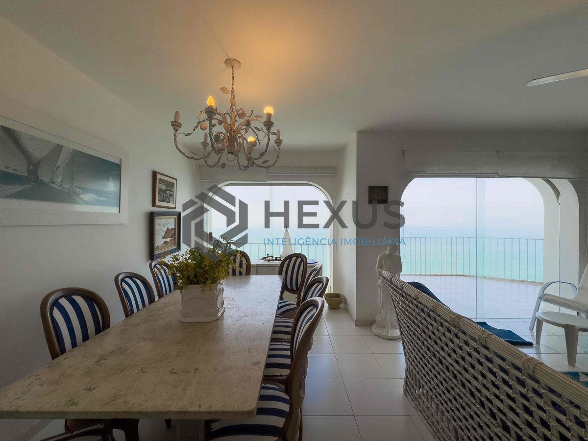 Foto 7 de Apartamento frente mar com varanda e vista mar na Praia das Pitangueiras, Guaruja