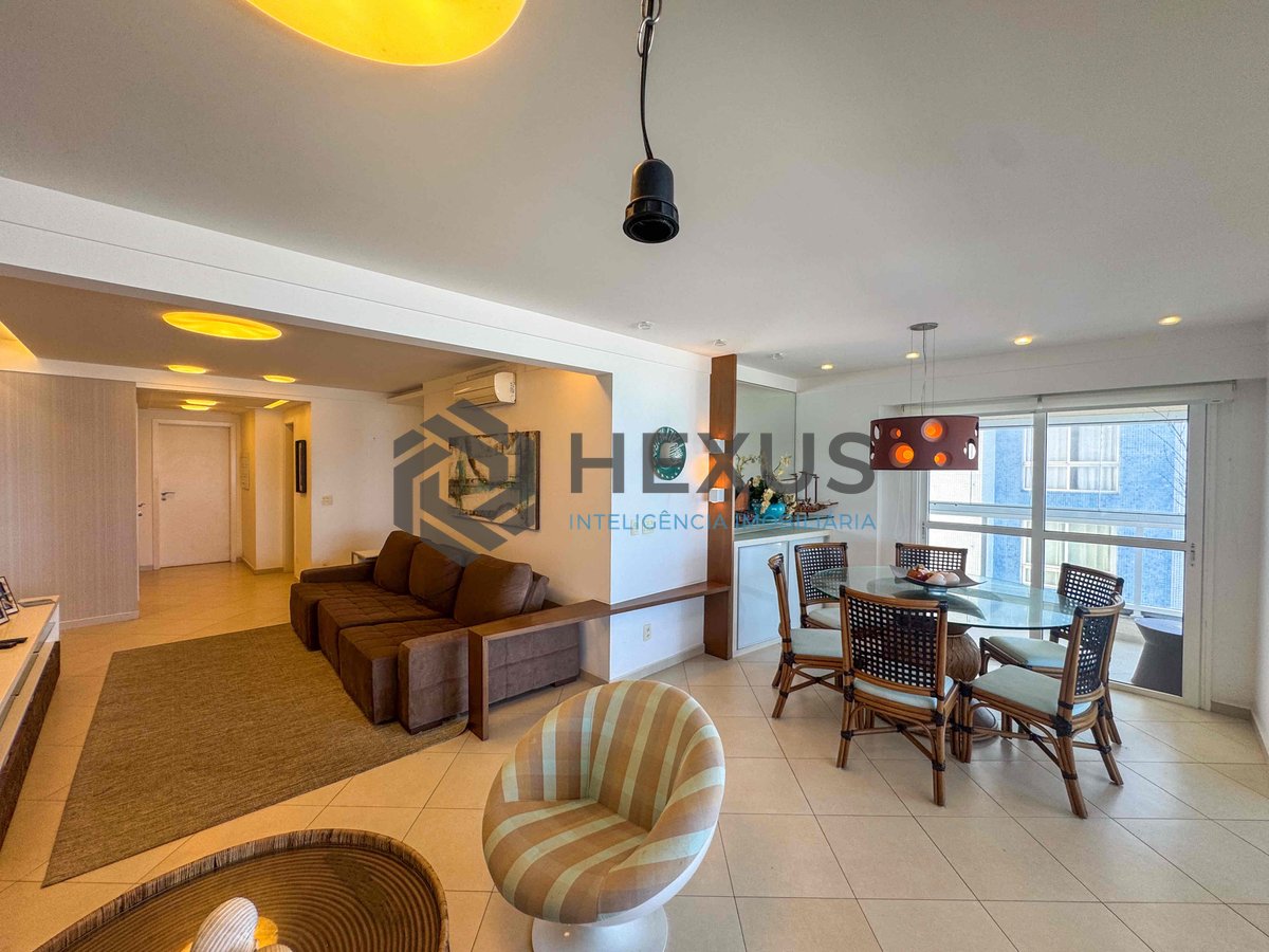 Foto 20 de Apartamento frente mar reformado com varanda gourmet vista mar e lazer na Praia das Pitangueiras, Guaruja