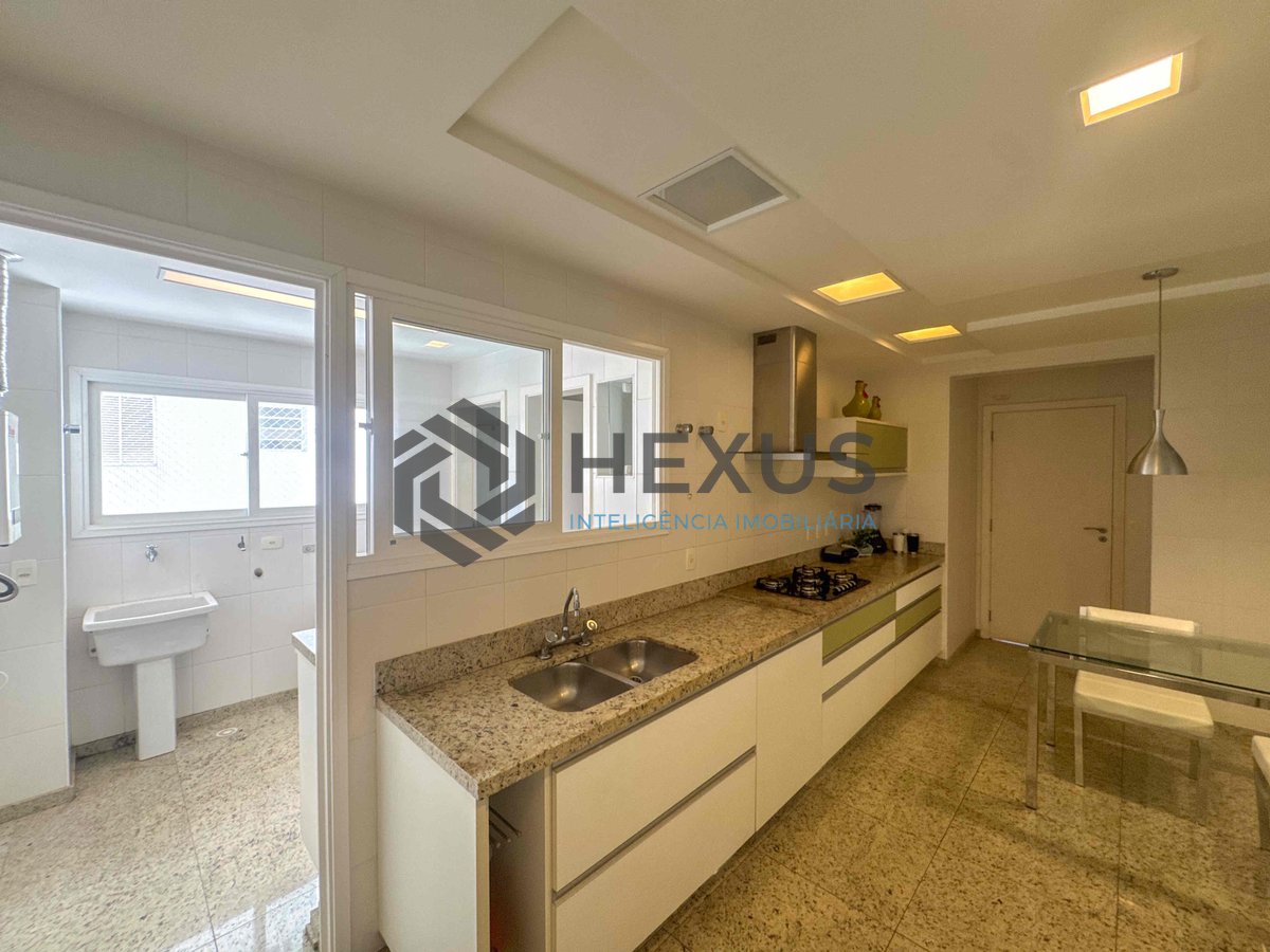 Foto 43 de Apartamento frente mar reformado com varanda gourmet vista mar e lazer na Praia das Pitangueiras, Guaruja