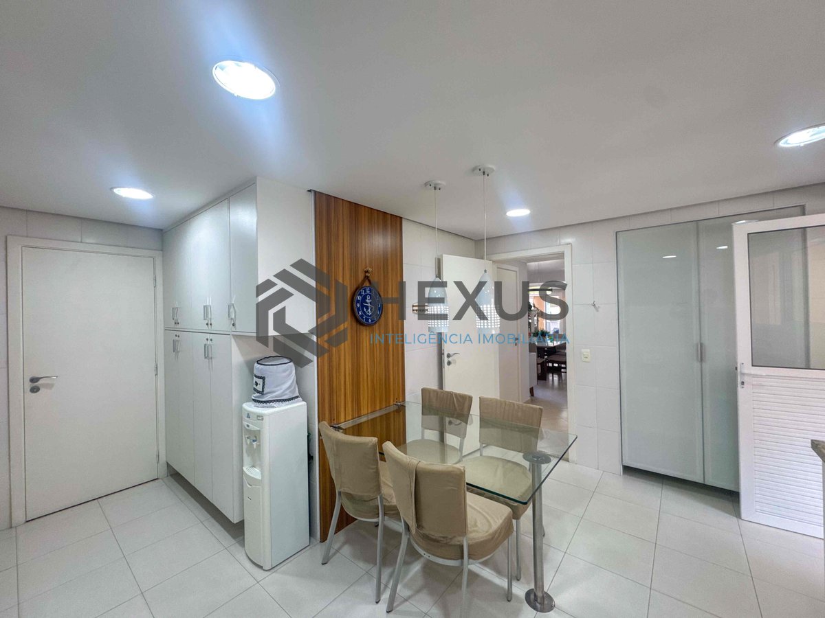 Foto 37 de Apartamento frente mar reformado com varanda gourmet vista mar e lazer na Praia das Pitangueiras, Guaruja
