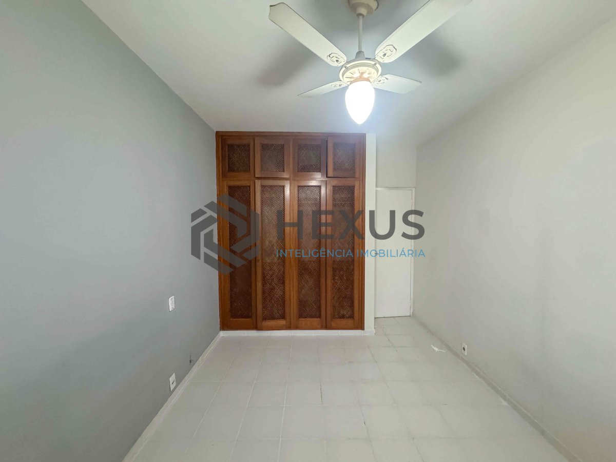 Foto 16 de Apartamento frente mar com varanda vista mar e lazer na Praia das Pitangueiras, Guaruja