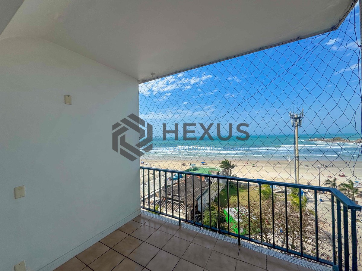 Foto 4 de Apartamento frente mar com varanda vista mar e lazer na Praia das Pitangueiras, Guaruja