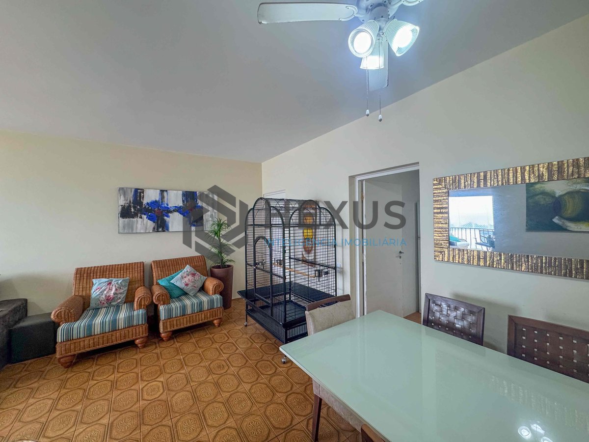 Foto 10 de Apartamento frente mar com varanda e lazer na Praia das Pitangueiras, Guaruja