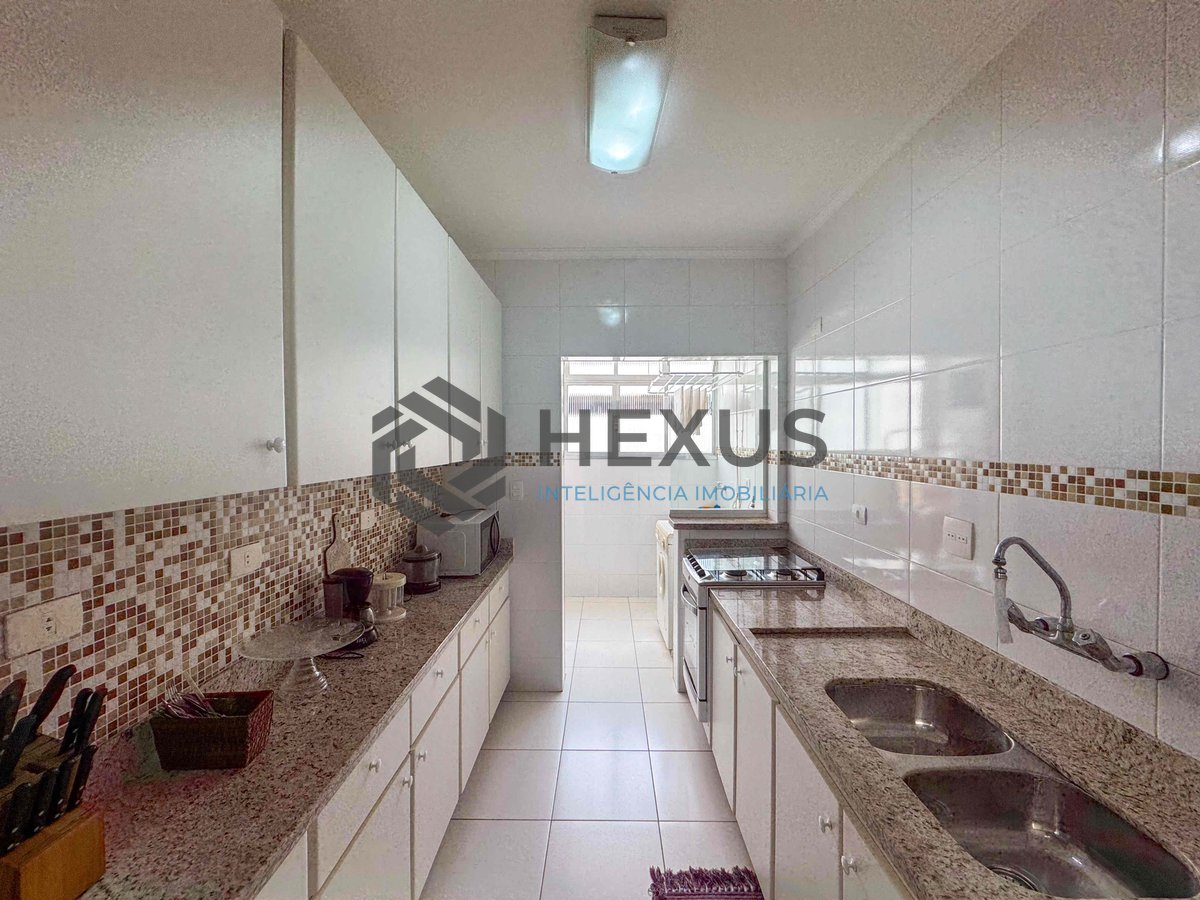 Foto 20 de Apartamento frente mar reformado com vista mar na Praia das Pitangueiras, Guaruja