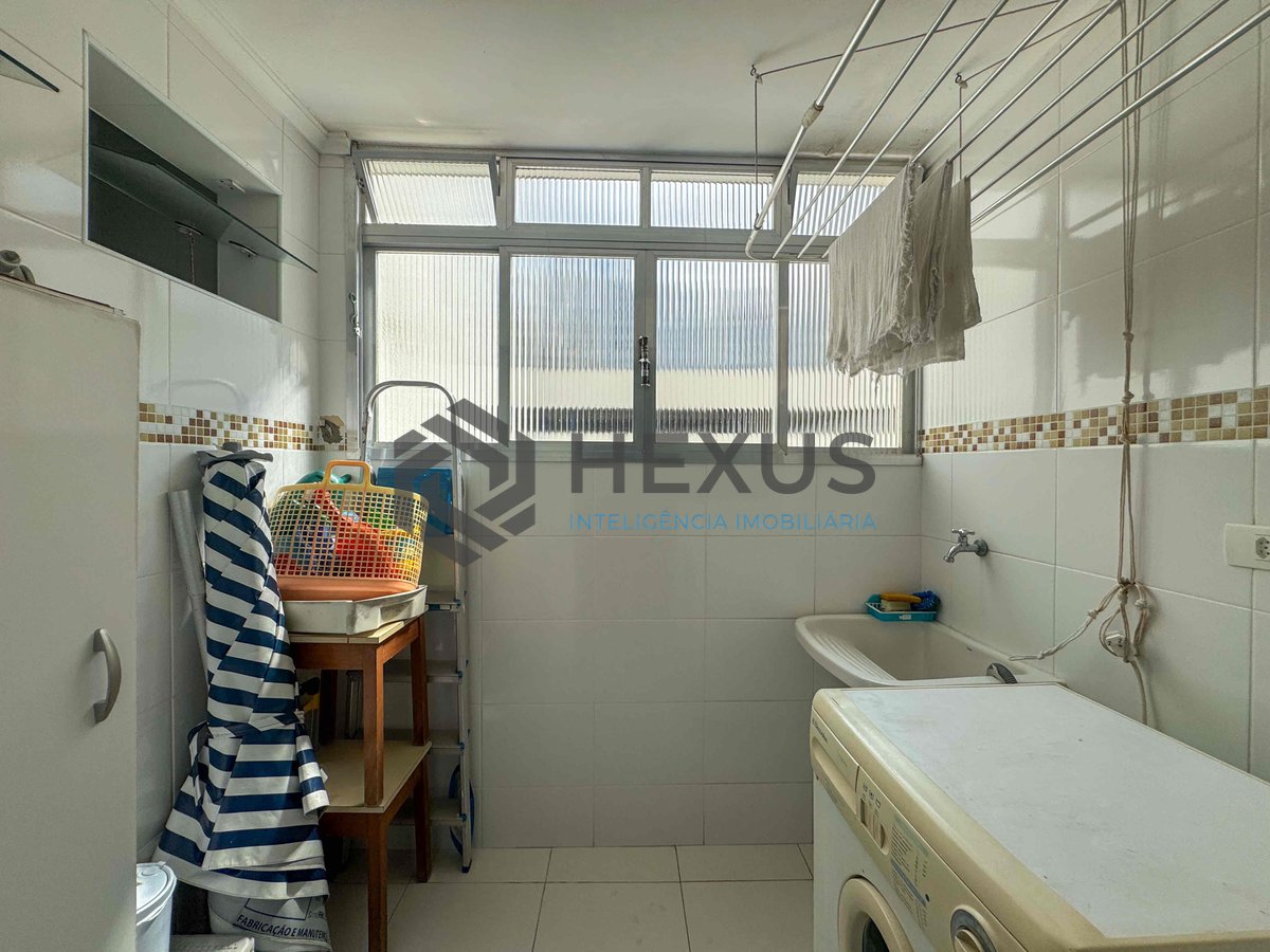 Foto 24 de Apartamento frente mar reformado com vista mar na Praia das Pitangueiras, Guaruja
