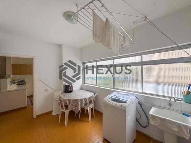 Foto 33 de Apartamento frente mar com varanda vista mar na Praia das Pitangueiras, Guaruja
