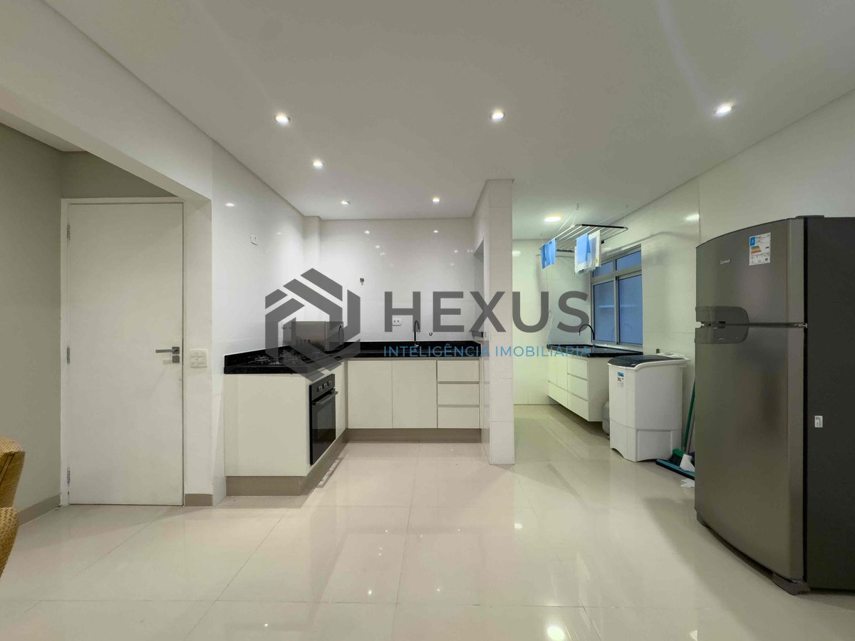 Foto 6 de Apartamento beira mar, reformado, com varanda e lazer, Praia das Asturias, Guaruja | Hexus