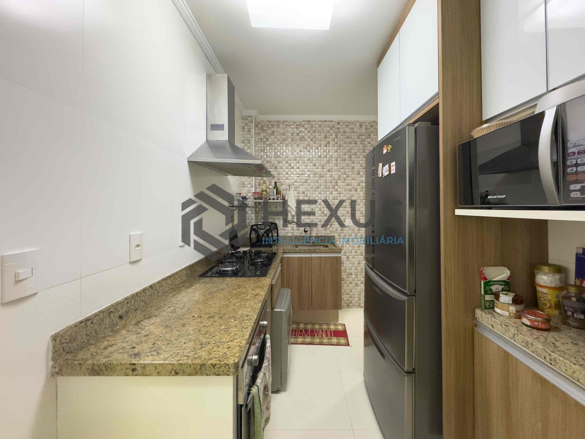Foto 11 de Apartamento beira mar, reformado, com varanda e lazer na Praia das Asturias, Guaruja | Hexus