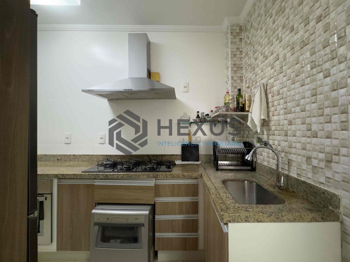Foto 12 de Apartamento beira mar, reformado, com varanda e lazer na Praia das Asturias, Guaruja | Hexus