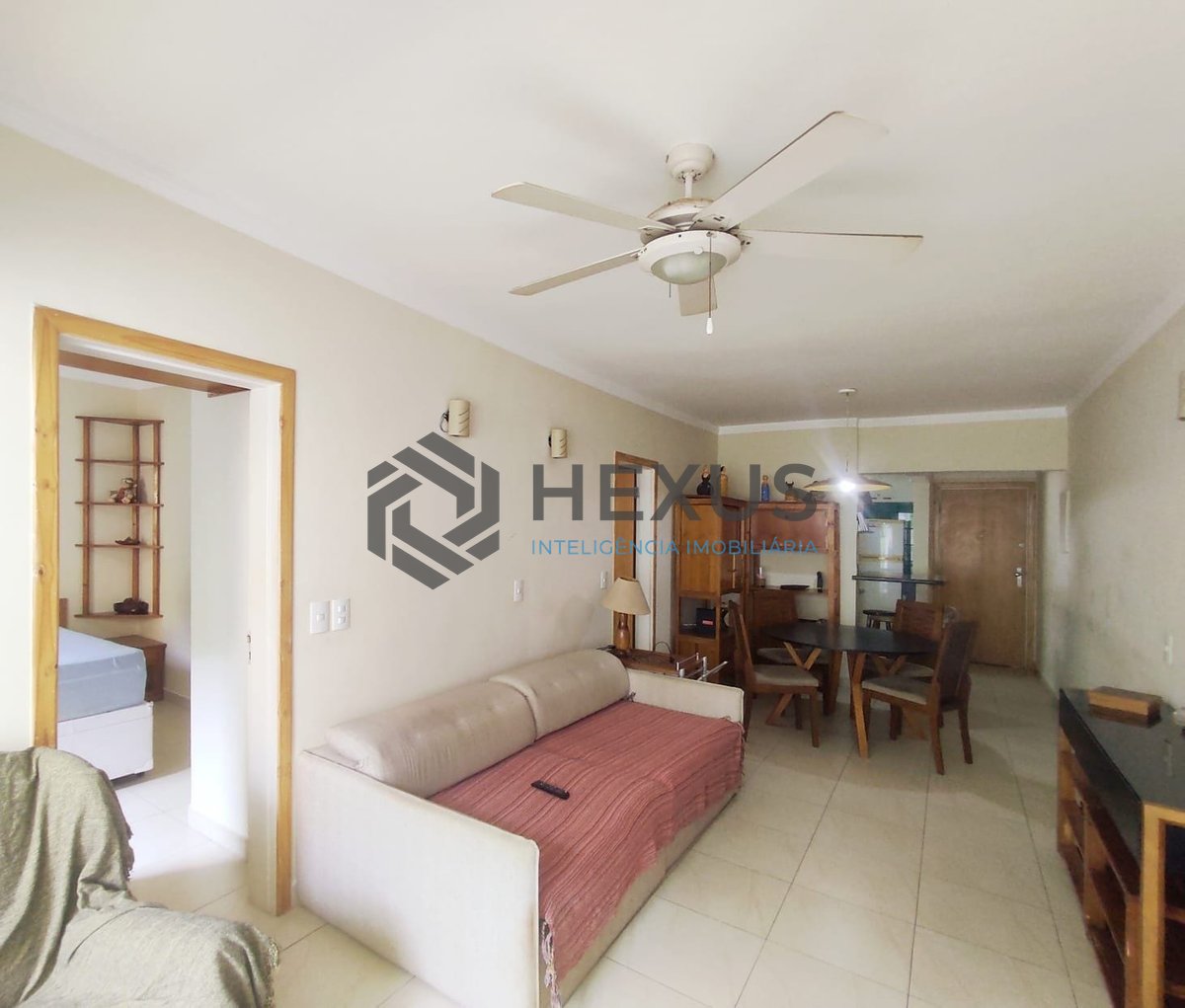 Foto 7 de Apartamento com varanda na quadra mar da Praia das Pitangueiras, Guaruja | Hexus
