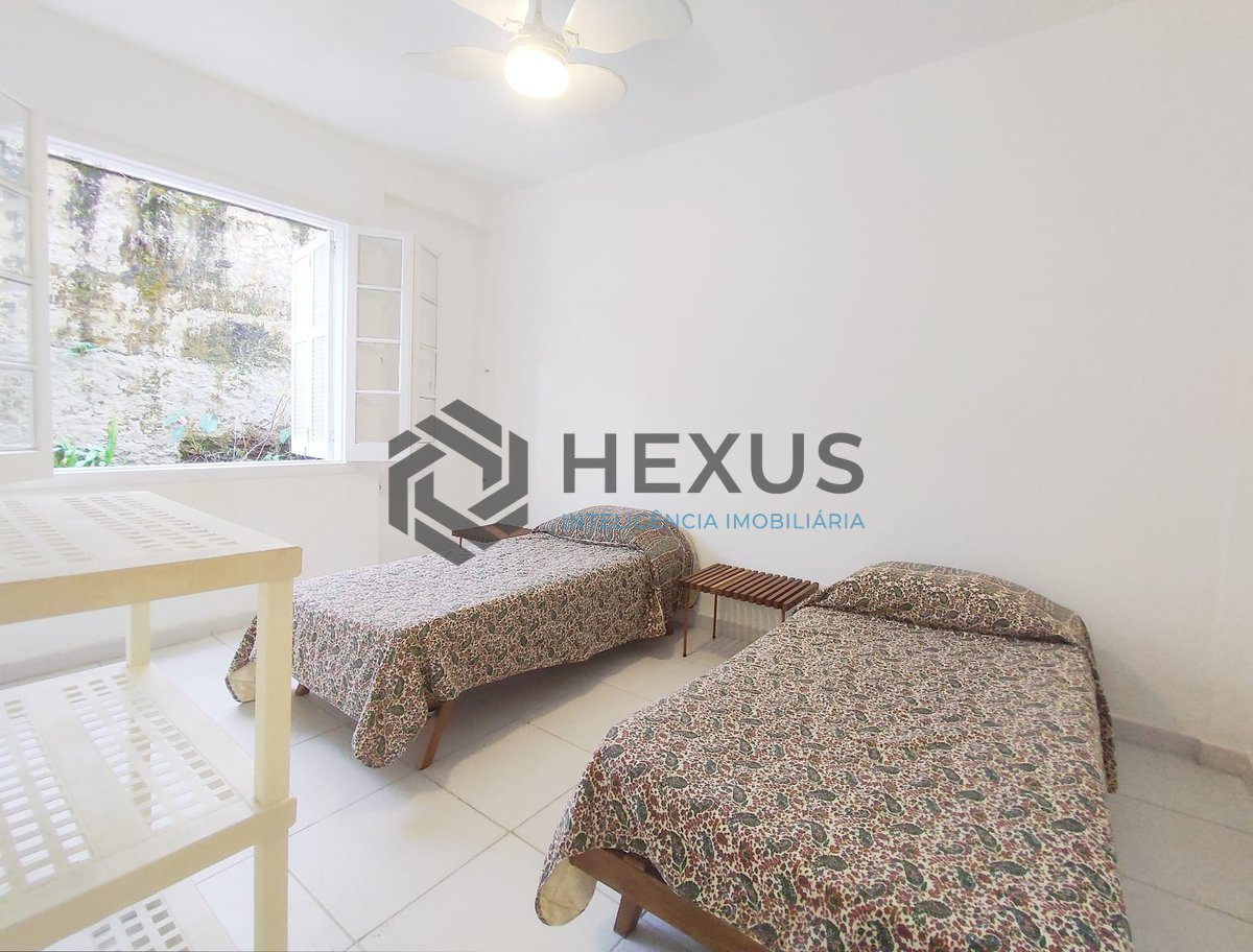 Foto 18 de Apartamento com quintal na Praia das Pitangueiras, Guaruja