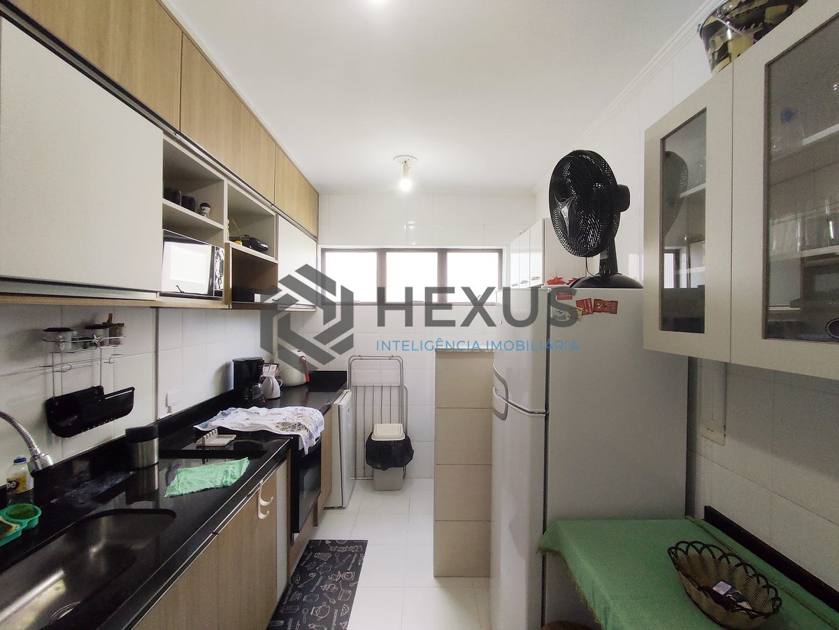 Foto 32 de Apartamento com varanda a duas quadras da Praia do Tombo, Guaruja