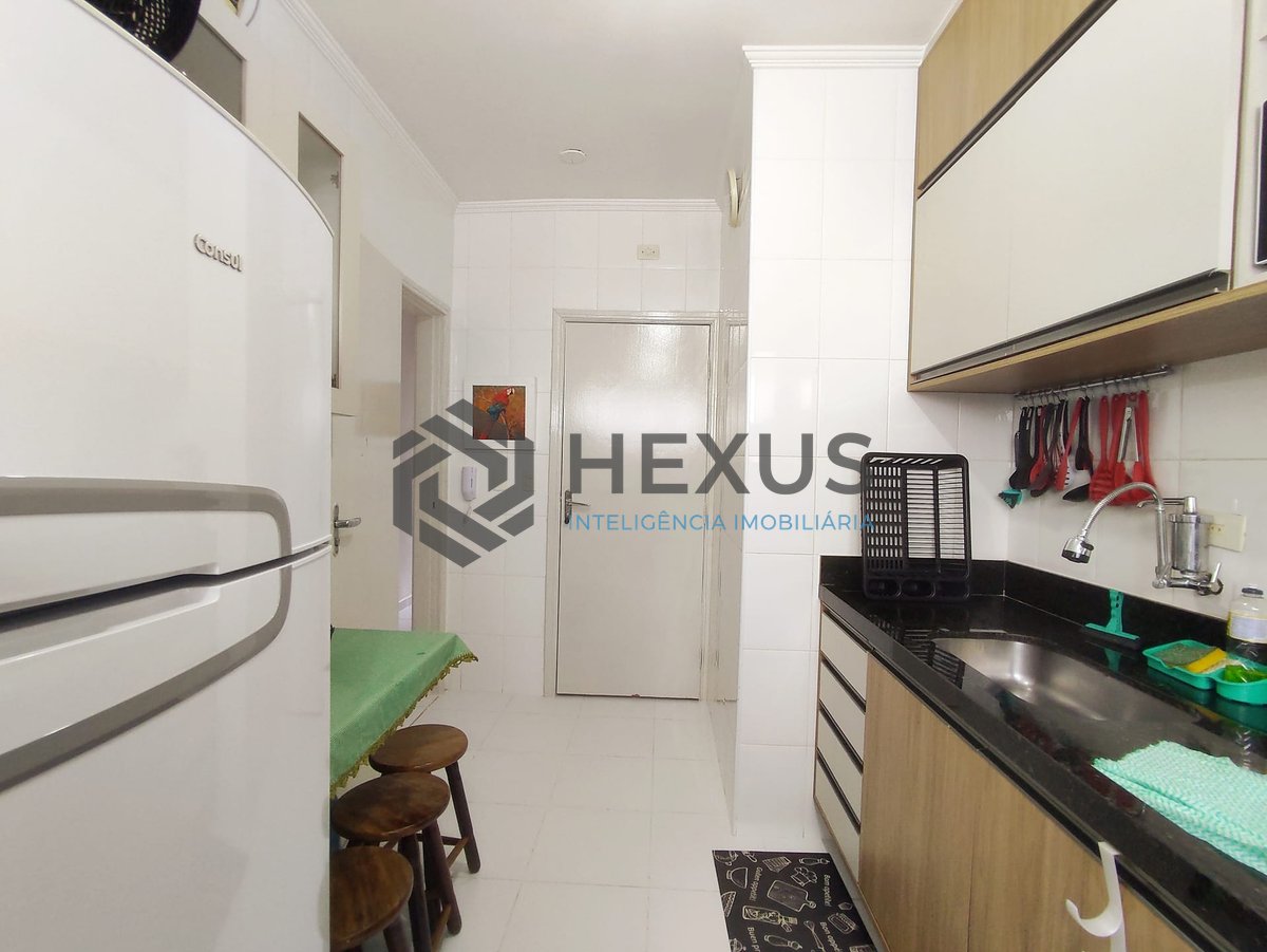 Foto 34 de Apartamento com varanda a duas quadras da Praia do Tombo, Guaruja