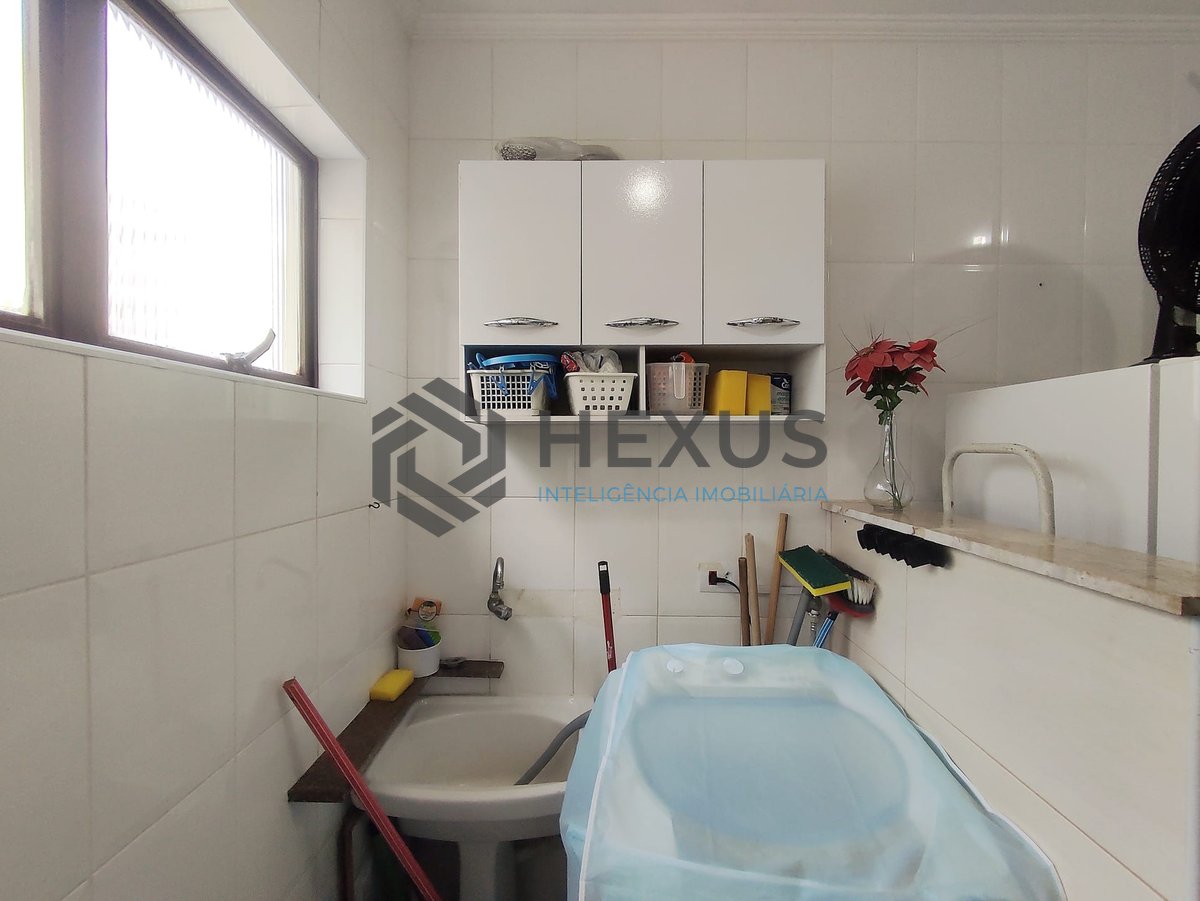 Foto 35 de Apartamento com varanda a duas quadras da Praia do Tombo, Guaruja