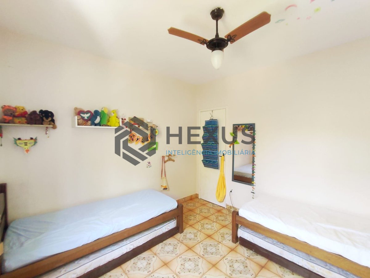 Foto 18 de Apartamento com varanda a duas quadras da Praia do Tombo, Guaruja