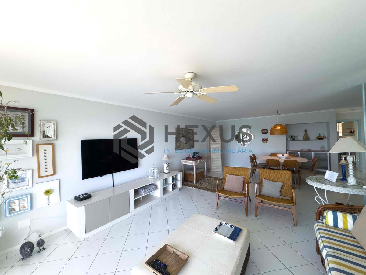 Foto 9 de Apartamento reformado frente mar com varanda na Praia das Pitangueiras, Guaruja