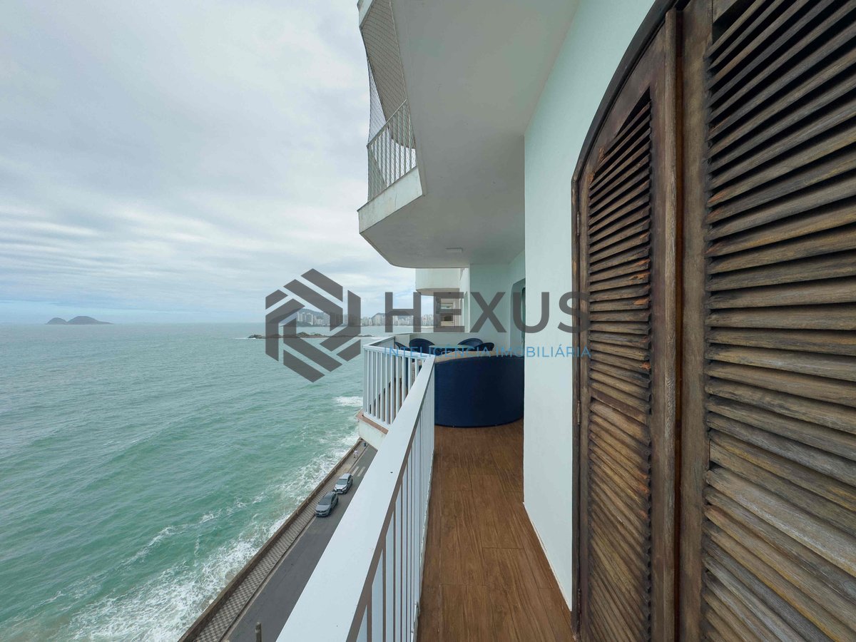 Foto 14 de Apartamento frente mar com reformado varanda e vista mar na Praia das Pitangueiras, Guaruja