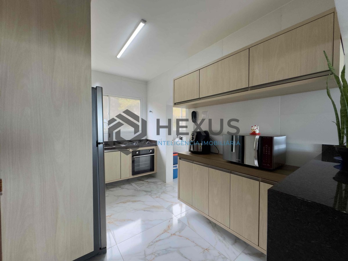 Foto 33 de Apartamento frente mar com reformado varanda e vista mar na Praia das Pitangueiras, Guaruja