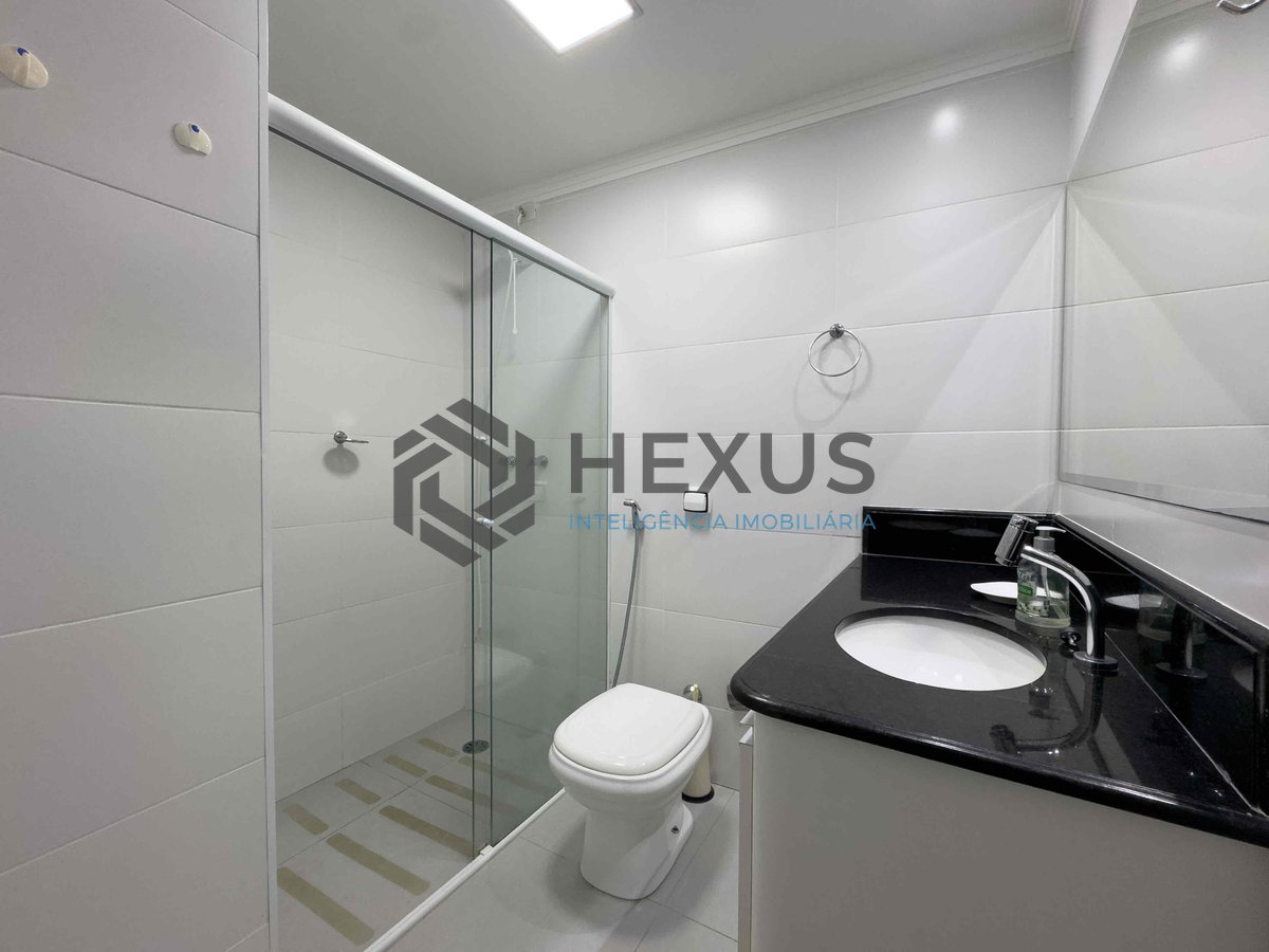 Foto 20 de Apartamento com varanda, vista mar, lazer, quadra mar da Praia das Pitangueiras, Guaruja - Hexus