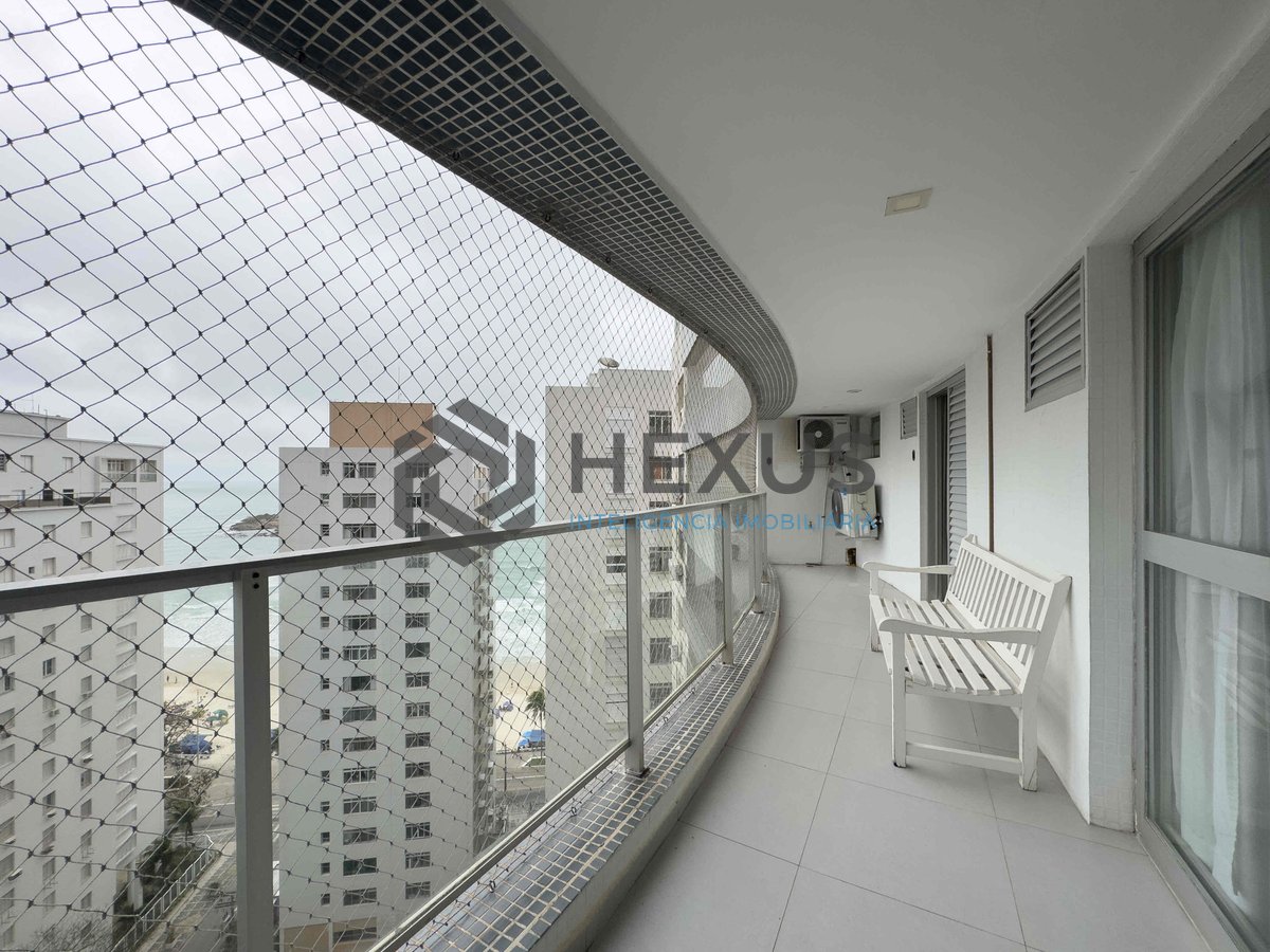 Foto 3 de Apartamento com varanda, vista mar, lazer, quadra mar da Praia das Pitangueiras, Guaruja - Hexus