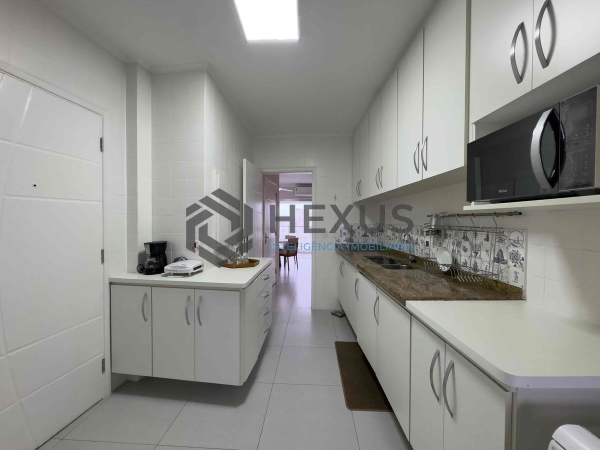 Foto 31 de Apartamento com varanda, vista mar, lazer, quadra mar da Praia das Pitangueiras, Guaruja - Hexus