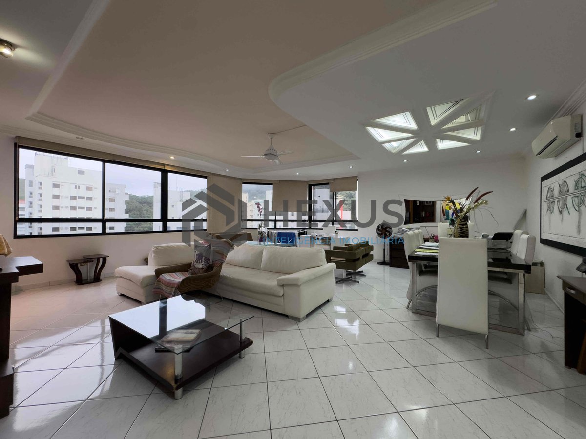 Foto 11 de Apartamento reformado e mobiliado com lazer na Praia das Pitangueiras, Guaruja