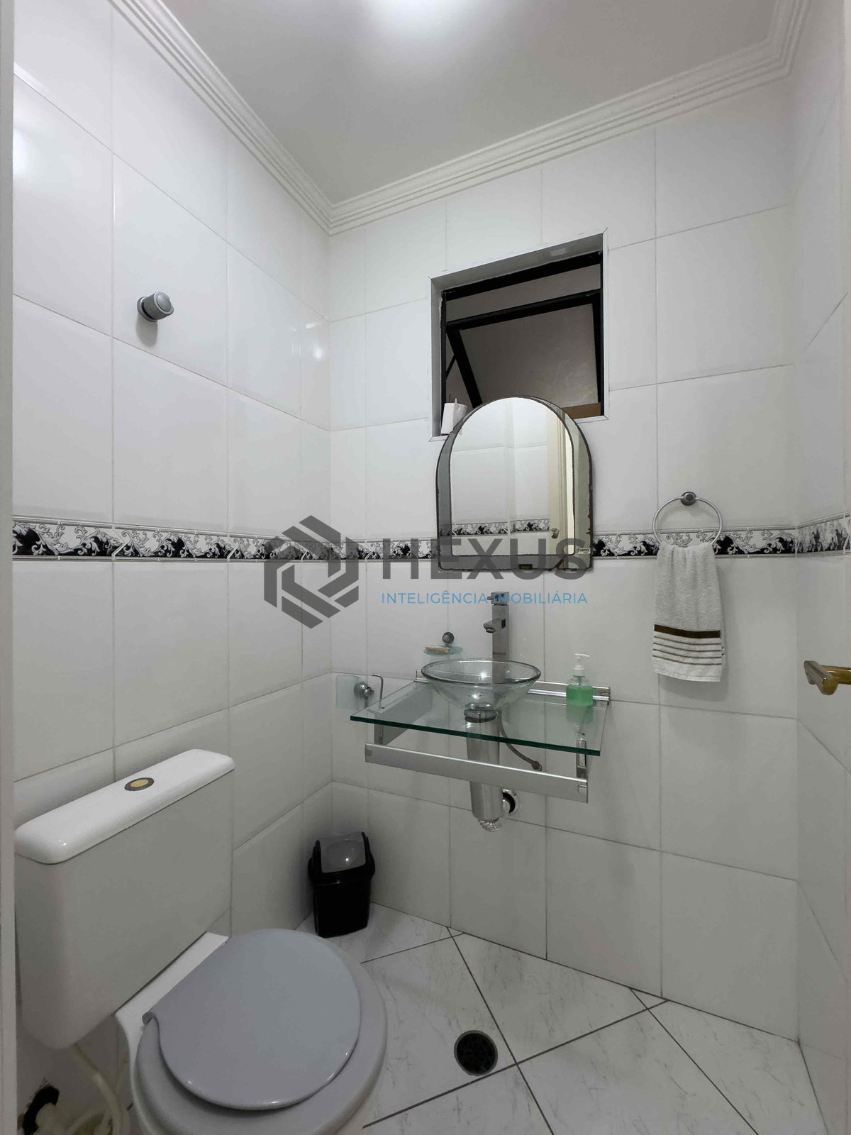 Foto 12 de Apartamento reformado e mobiliado com lazer na Praia das Pitangueiras, Guaruja