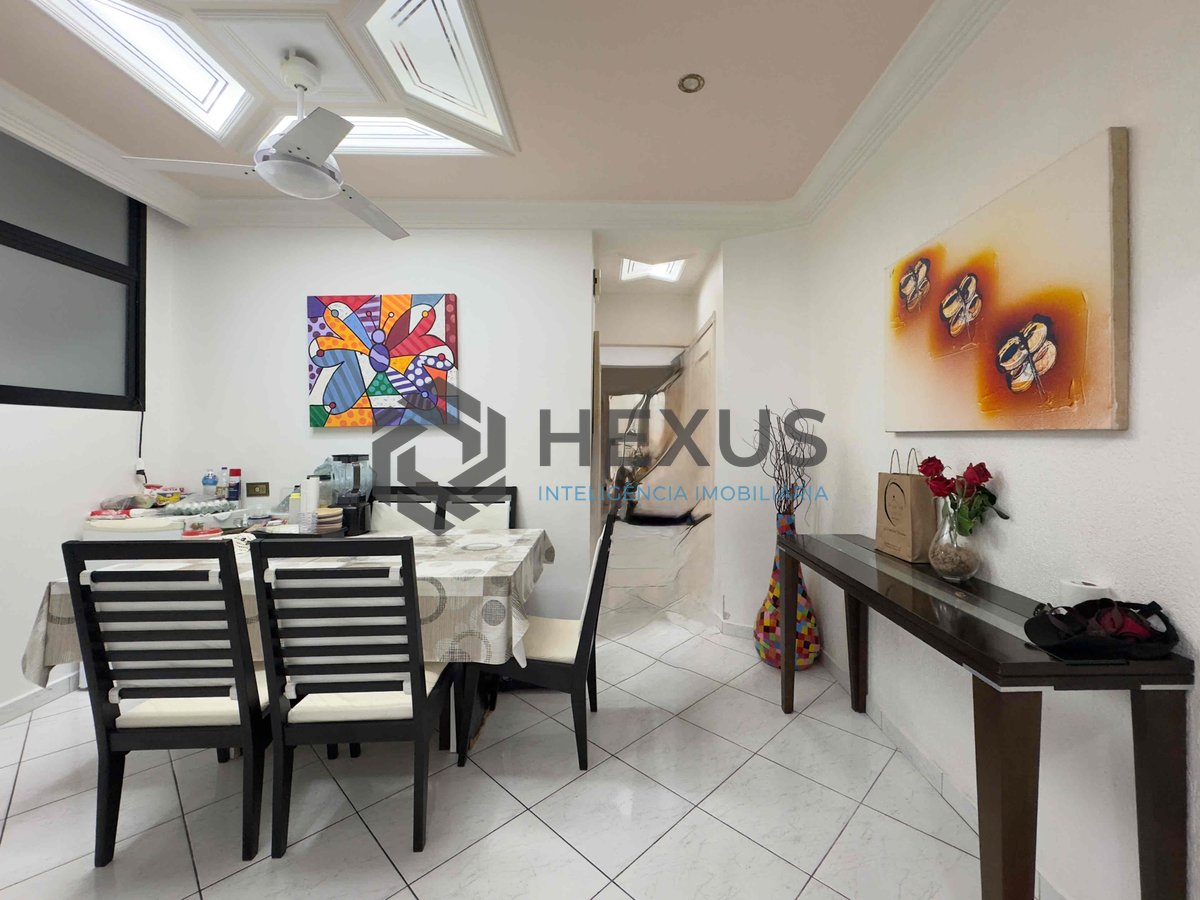 Foto 13 de Apartamento reformado e mobiliado com lazer na Praia das Pitangueiras, Guaruja