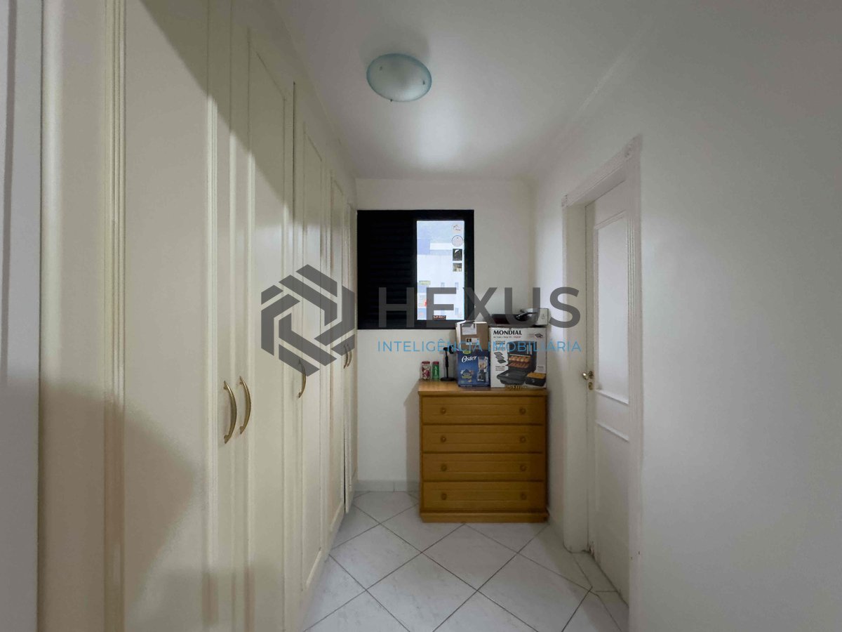 Foto 24 de Apartamento reformado e mobiliado com lazer na Praia das Pitangueiras, Guaruja